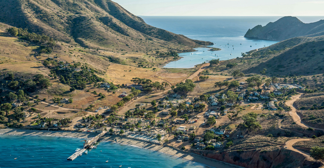 Book a private helicopter tour and picnic with Maverick Helicopters in Catalina
